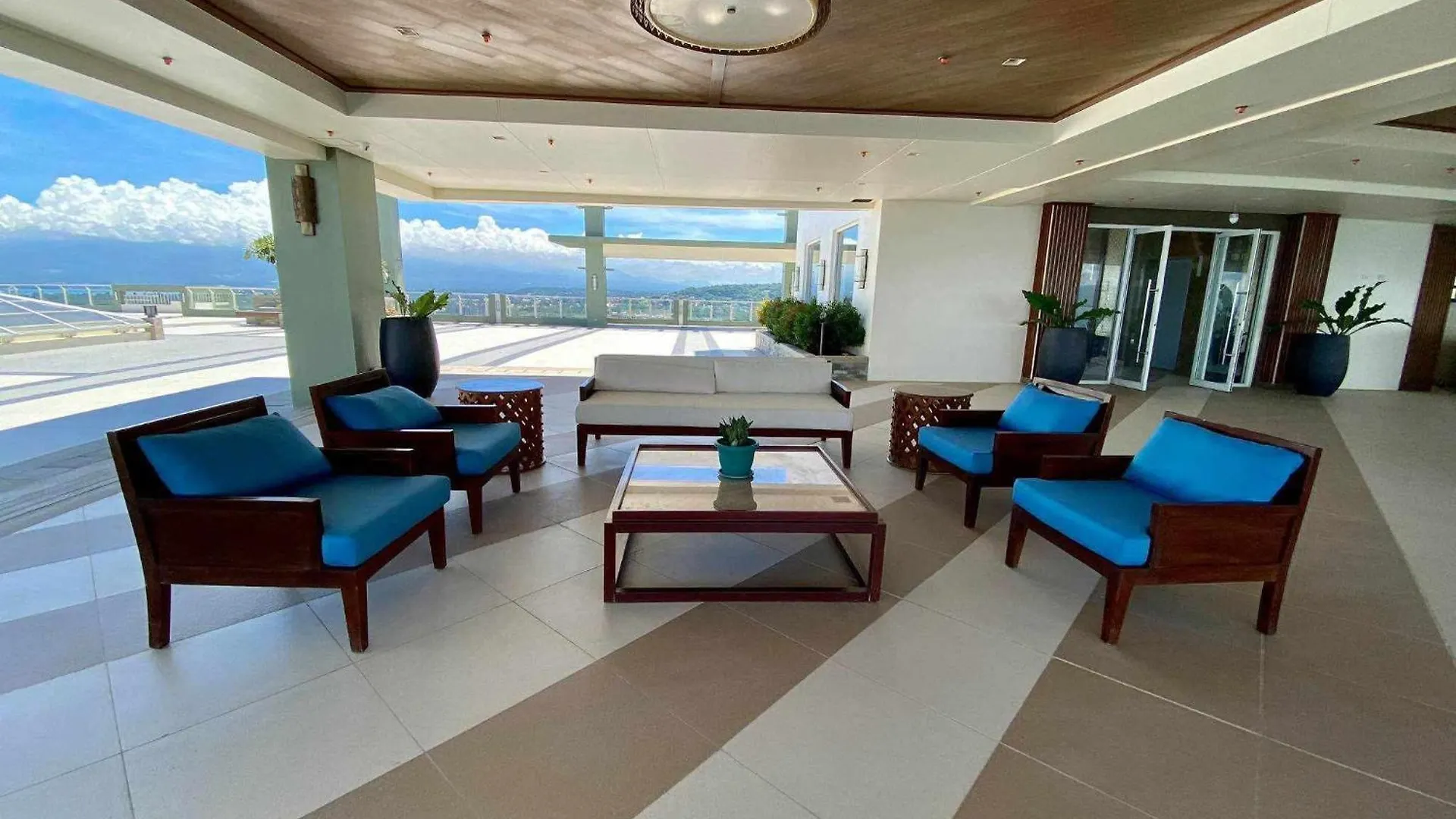 Verdon Deluxe And Suites 2 Bedrooms Condotel Davao City